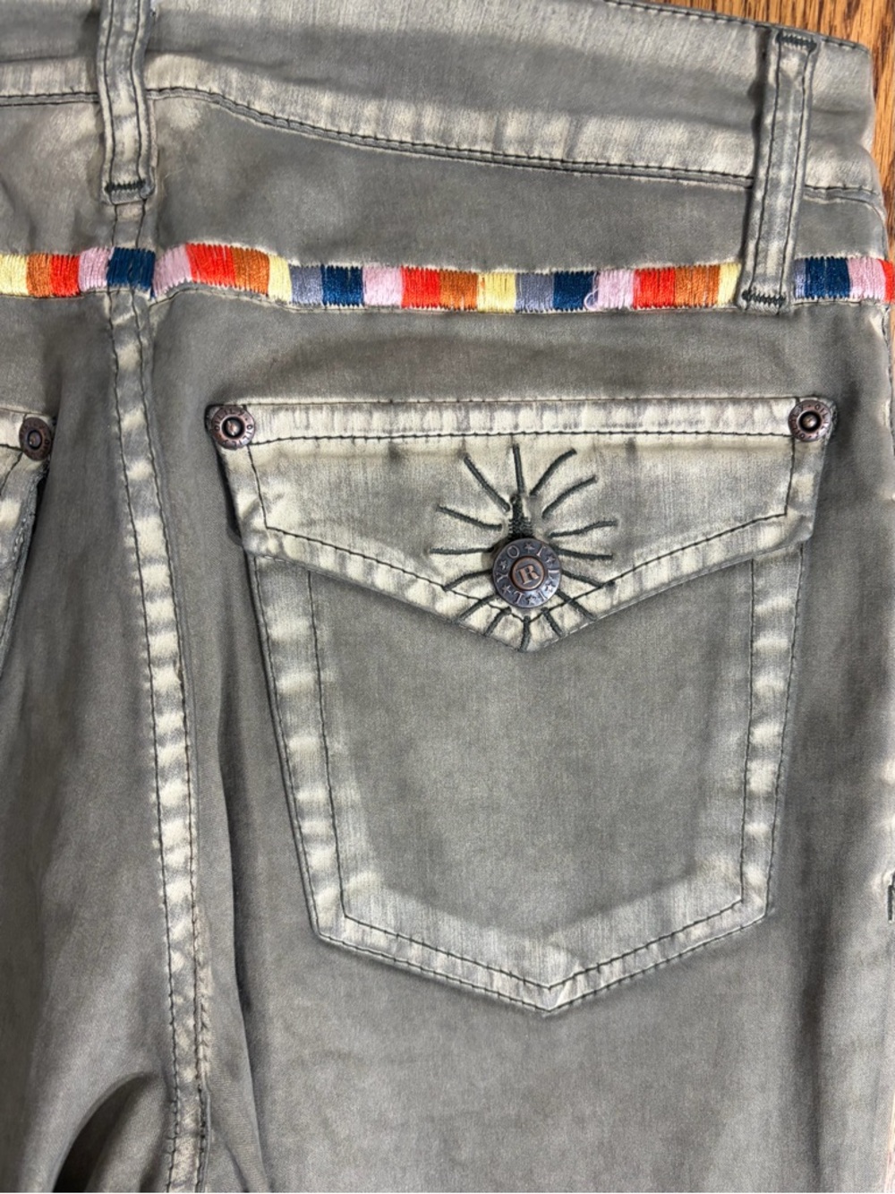 Oilily Grayish Green Boot Cut Pants with Embroidered Rainbow Contrast Trim sz 2 - Picture 5 of 11
